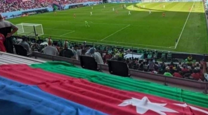 Futbol üzrə dünya çempionatında nəhəng Azərbaycan bayrağı… – FOTO