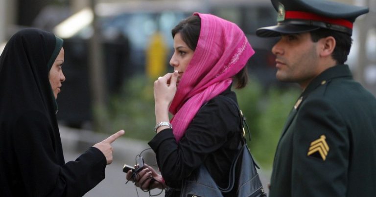 İranda “Əxlaq polisi” ləğv edildi: Hicabla bağlı qanuna dəyişiklik ediləcək