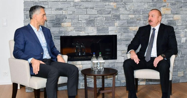 İlham Əliyev Davosda “Signify” şirkətinin baş icraçı direktoru ilə görüşüb – FOTO