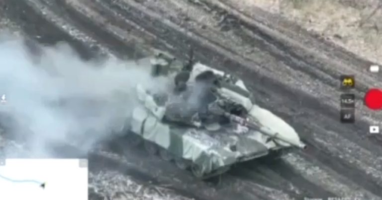 Ukraynada Rusiyanın ən müasir tankı belə məhv edildi – ANBAAN VİDEO