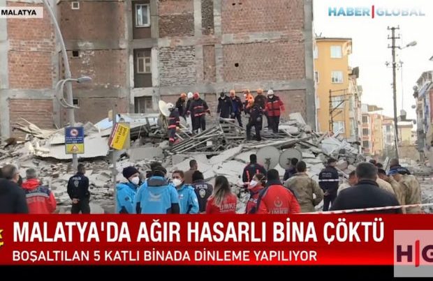 Türkiyədə beşmərtəbəli bina çökdü – VİDEO