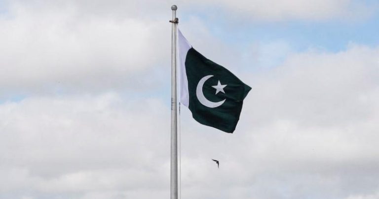 Pakistan səfirliyi güllələnib