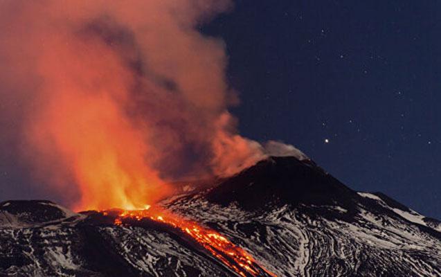 “Etna” fəallaşdı: Siciliya adası vulkan külü ilə örtüldü