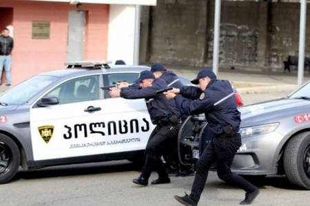 Gürcüstan polisi küllü miqdarda qızıl-zinət əşya qaçaqmalçılığının qarşısını alıb