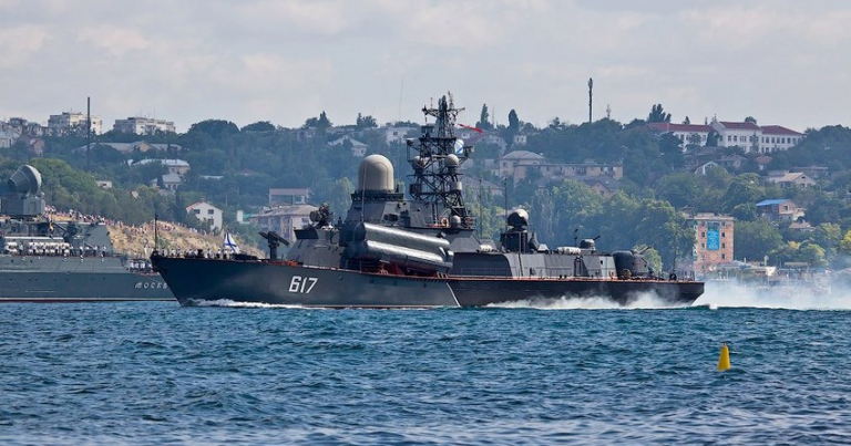 Rusiya gəmilərinə dəniz dronları hücum edib