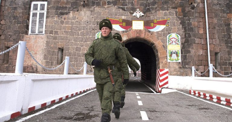 Rusiya ordusu Ermənistanda HƏRƏKƏTƏ KEÇDİ, QIRICILAR HAVALANDI