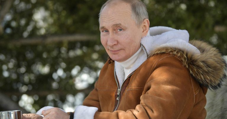 Vladimir Putin namizədliyini irəli sürmək niyyətini hələ açıqlamayıb – Dmitri Peskov
