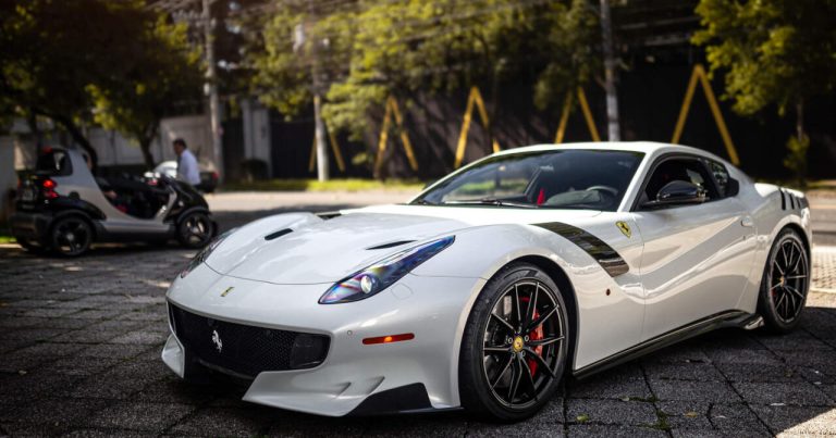 Bakıda qəzaya uğrayan “Ferrari”nin sahibi kimdir? – FOTO