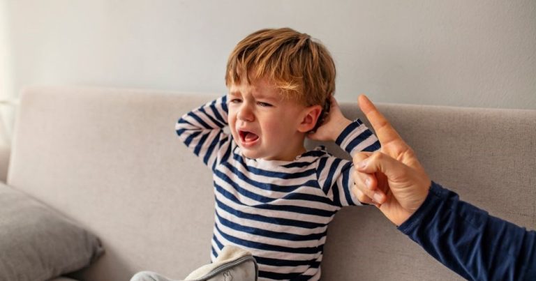 Uşaqların 3 yaş sindromu dövrü: Valideynlər nə etməlidir?- Psixoloqdan AÇIQLAMA
