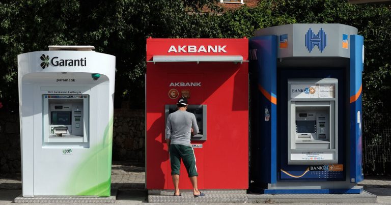 Türkiyə bankları Rusiya şirkətləri ilə işləməkdən böyük ölçüdə imtina edirlər