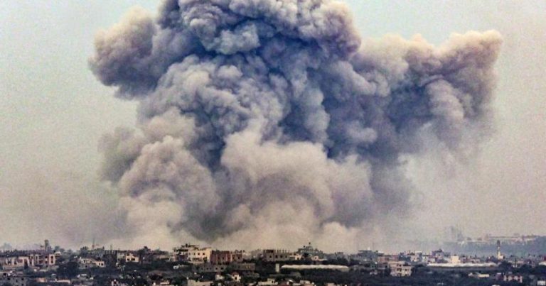 İsrail Rəfah şəhərinin bombardmanını gücləndirib