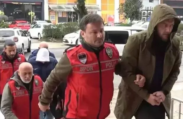 “Fənərbağça”lı futbolçulara hücum edənlər məhkəməyə çıxarıldılar – VİDEO