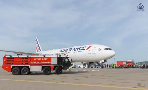“Air France” aviaşirkətinə məxsus sərnişin təyyarəsi Heydər Əliyev Hava Limanında qəza enişi edib