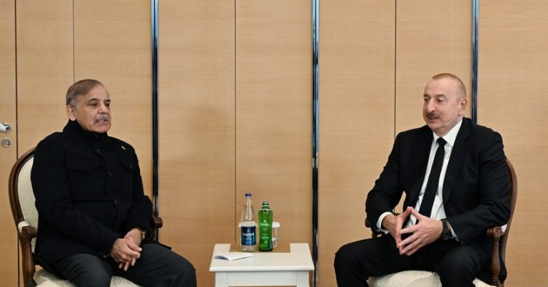 Prezident İlham Əliyev Pakistanın Baş naziri ilə görüşüb