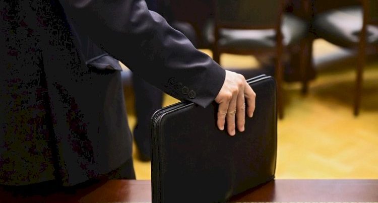 Azərbaycanda yüksəkvəzifəli məmur işdən çıxarıldı – Foto