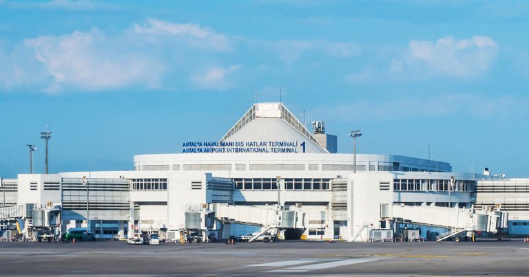 Antalya Hava Limanı təyyarələri yenidən qəbul etməyə başlayıb