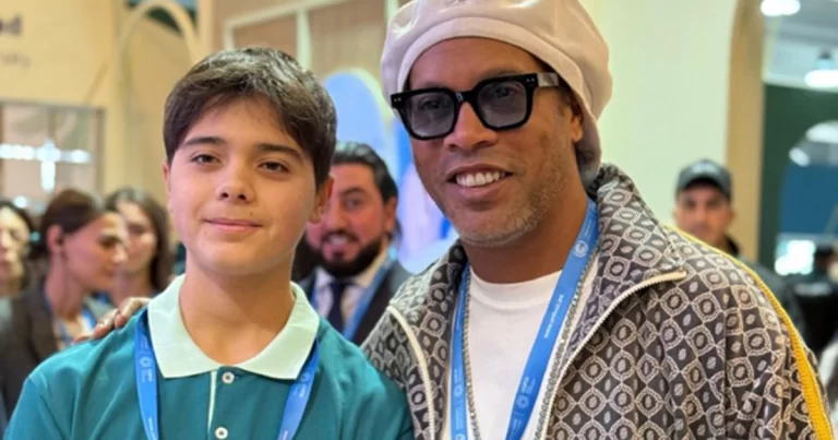 Prezidentin nəvəsi Ronaldinyo ilə birlikdə şəklini paylaşdı