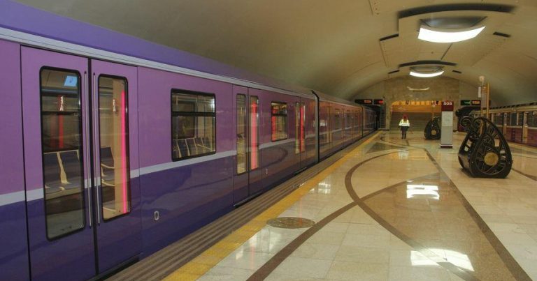 Metroda nə baş verir? – Sərnişinlər düşürüldü