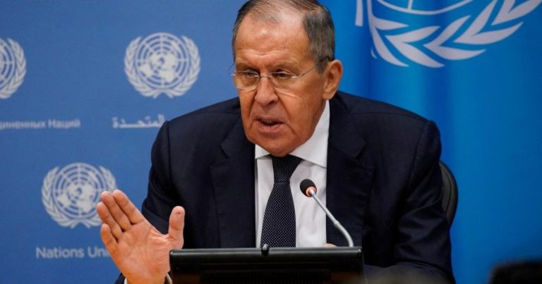 Sergey Lavrov öz xidməti təyyarəsinə benzin doldura bilmir
