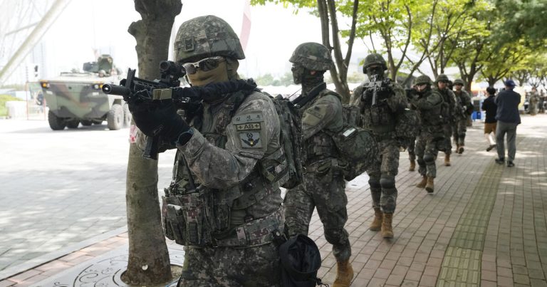 Bu şəxs həddindən artıq çəki alaraq hərbi xidmətdən yayınmağa çalışıb