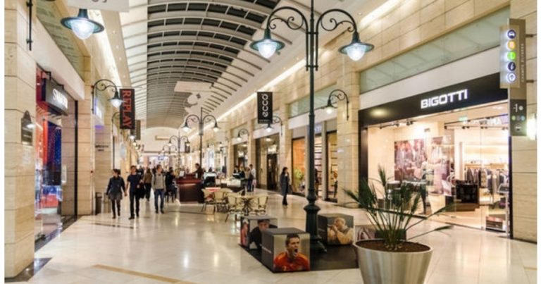 Bakıda ticarət obyektləri bağlandı: 200-dən çox insan işsizdir