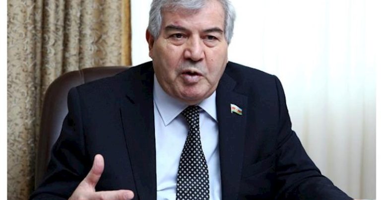 “İnsanları küçədə qoymaq olmaz” — Xalq şairi “20 Yanvar”dakı mağazaların aqibətindən DANIŞDI