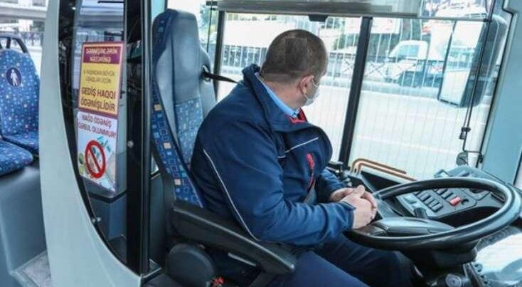 Xanım sürücü yolu kəsdi, “razborka” apardı – VİDEO