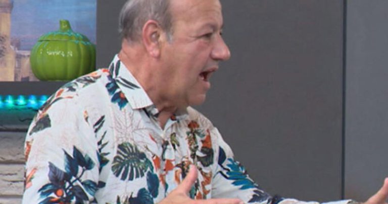 Efirdə DAVA: “Sən oxuyan yox, “əl meymunusan” – VİDEO