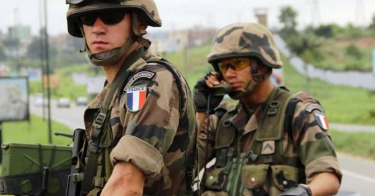 Fransa ordusu geri çəkilir