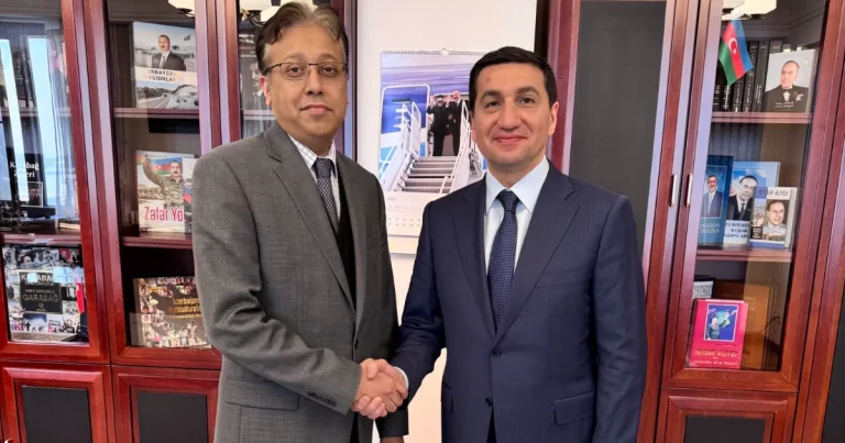 Hikmət Hacıyev Pakistan səfirini qəbul etdi
