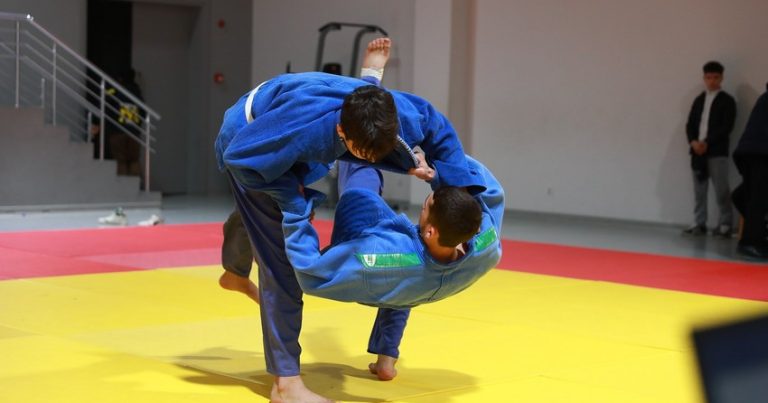 Goranboyda kəmər dərəcələri üzrə rəsmi imtahan keçirilib