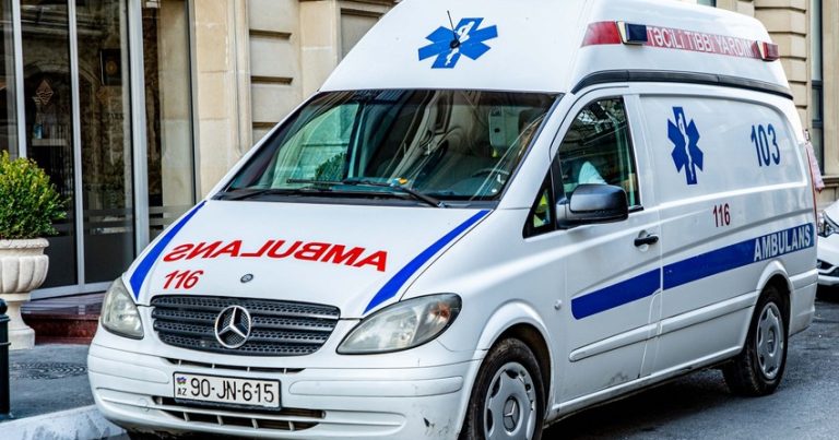 Bakıda şagird tənəffüs vaxtı məktəbli yoldaşına kəsici alətlə xəsarət yetirib
