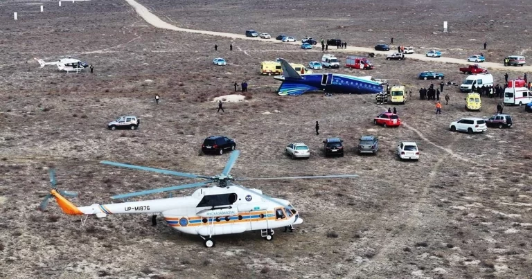 Özbəkistanlı pilotlar AZAL-ın qəzada həyatını itirən sərnişinlərinin xatirəsini anıblar