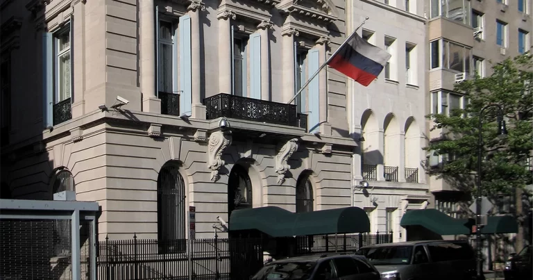 Rusiya Polşanın Sankt-Peterburqdakı Baş Konsulluğunu bağladı