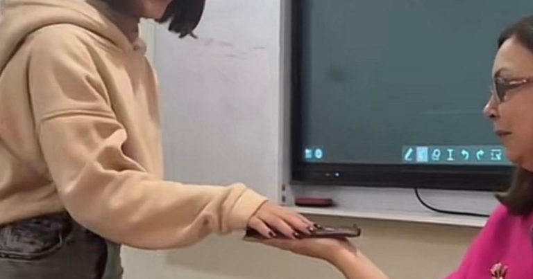 TikTok-da müəllim və şagirdlər arasında “şokolad trendi” : Təhsilimiz niyə belə ucuz məsələlərlə gündəmə gəlir?- AÇIQLAMA