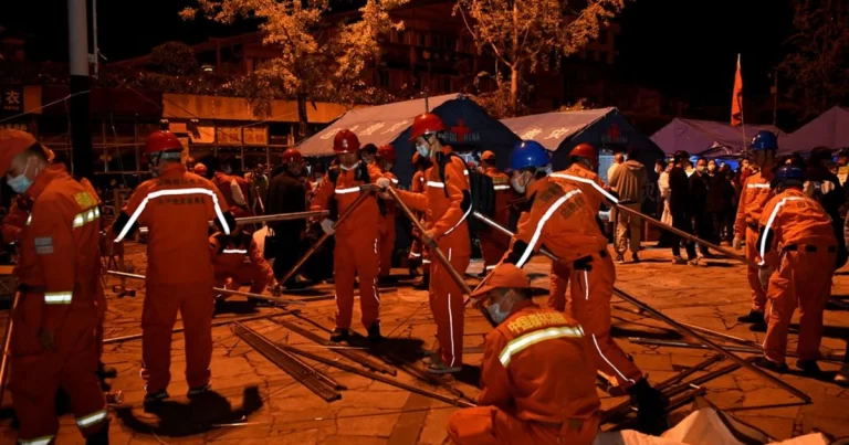 Çində güclü zəlzələ: ölənlərin sayı durmadan artır