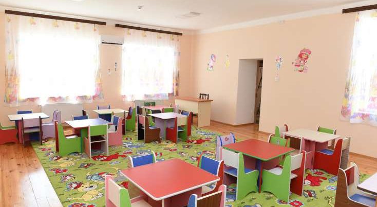 Məşhur bağça uşaqların həyatını TƏHLÜKƏYƏ ATIR – Elektrik naqillərinin altında… + VİDEO