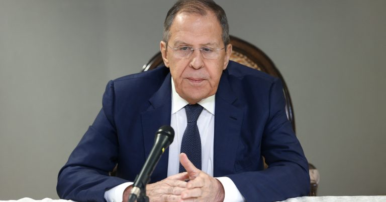 Sergey Lavrov İrana işgüzar səfərə gedib
