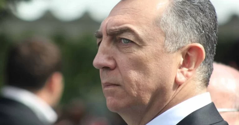 Eldar Əzizov və onun komandası-Niyə belə olur?!