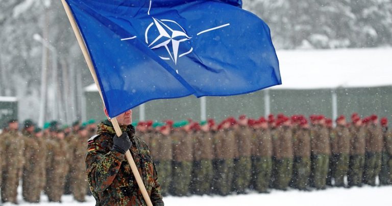 Qrenlandiya uğrunda ABŞ-Avropa mübarizəsi qızışır: NATO adaya qoşun yerdir