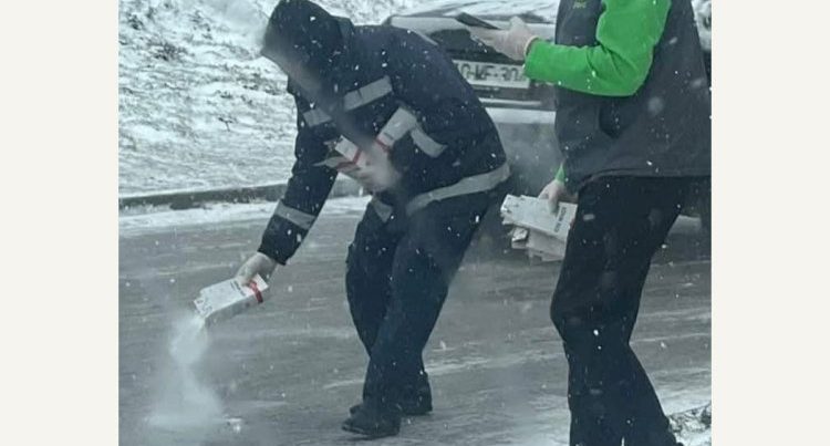 İcra Hakimiyyəti 5 ildə 1.8 milyonluq duz alıb: Yollara səpmək üçün…