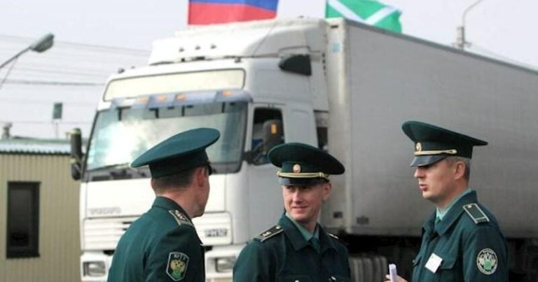 Rusiya gömrükçüləri 2 milyon dəyərində zərgərlik məmulatı ilə Ermənistana uçmağa hazırlaşan əcnəbi vətəndaşı saxlayıblar