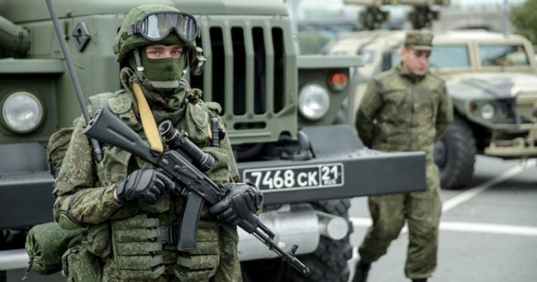 Rusiya hərbçiləri mikroavtobusu vurdu: ölənlər var