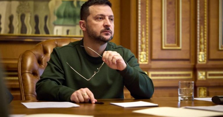 Makron 31 ölkə rəsmilərini topladı – Zelenski məyus oldu