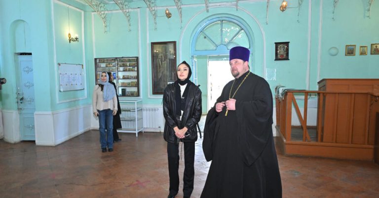 Birinci vitse-prezident Mehriban Əliyeva Gəncədə Aleksandr Nevski adına Rus Pravoslav kilsəsində olub – FOTO