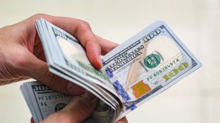 Pulunu dollarla saxlamaq istəyənlərə VACİB XƏBƏR: “Yaxın vaxtlarda ABŞ valyutasının məzənnəsi…”