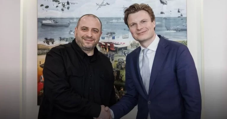 Umerov Hollandiya ilə yeni müdafiə müqavilələrindən danışıb