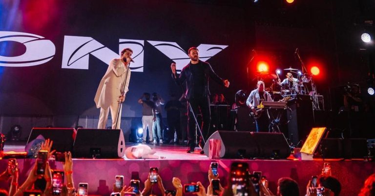 Azərbaycanlı müğənninin konsertinə 200 min insan gəldi – VİDEO