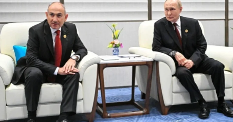 Putin Paşinyanla görüşüb