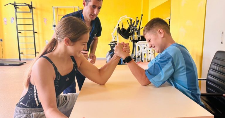 Azərbaycana gətirilmiş ukraynalı uşaqlara reabilitasiya xidmətləri göstərilib